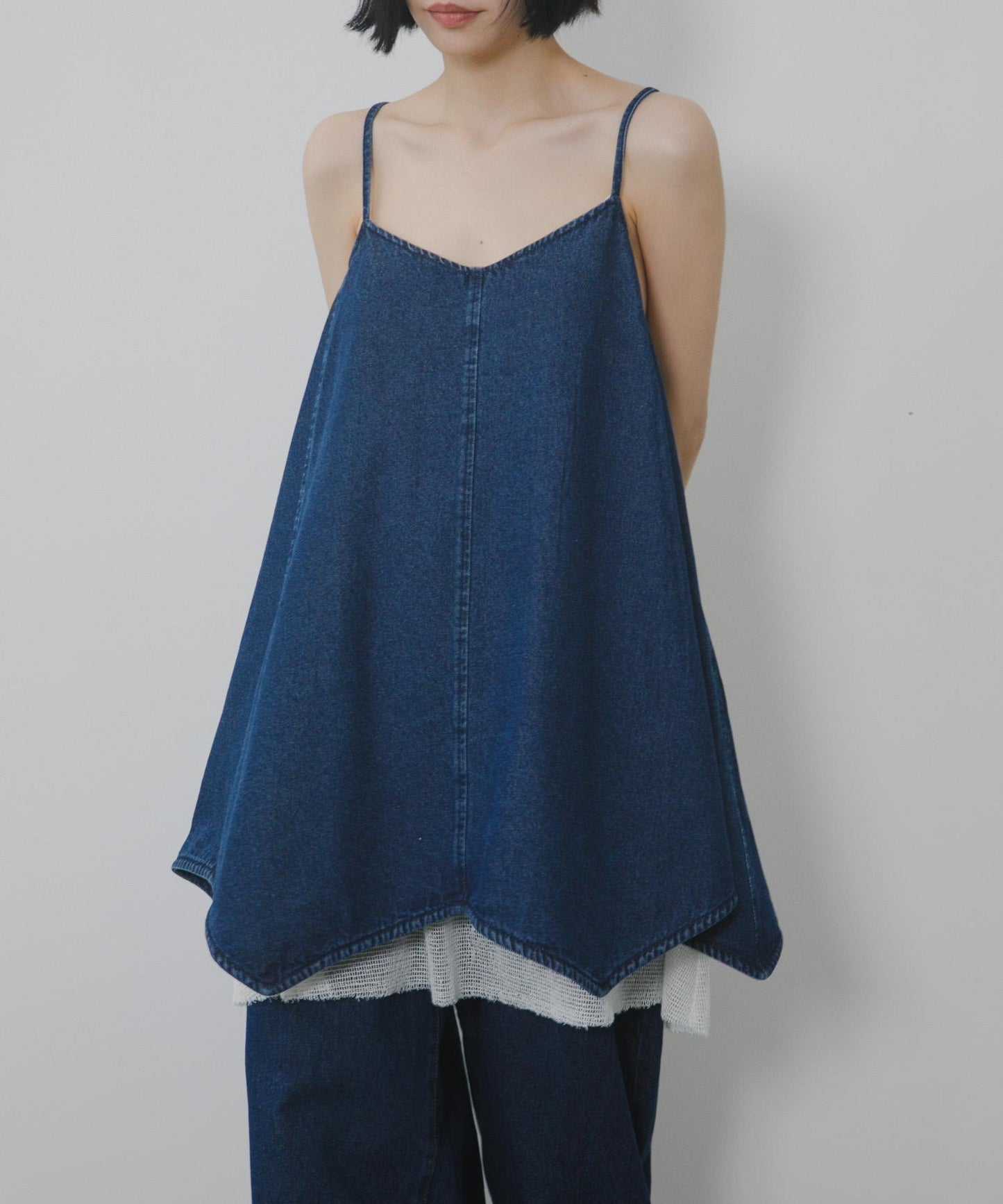 網紗拼接牛仔吊帶連衣裙