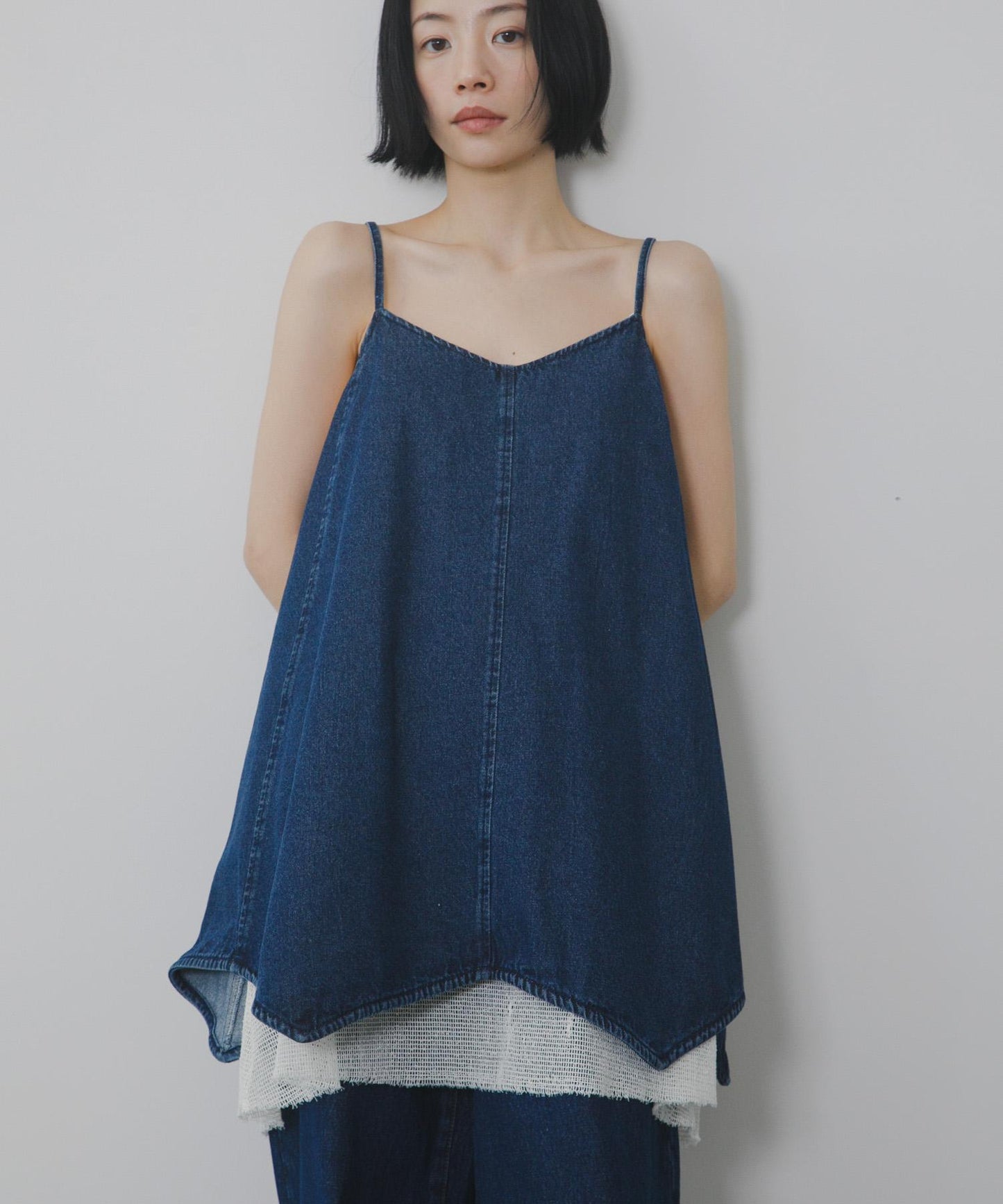 網紗拼接牛仔吊帶連衣裙