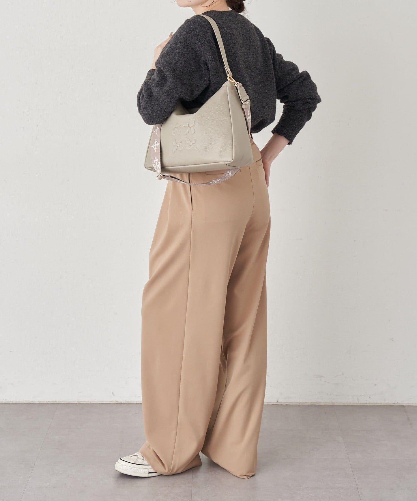 壓紋字母2WAY單肩斜挎包