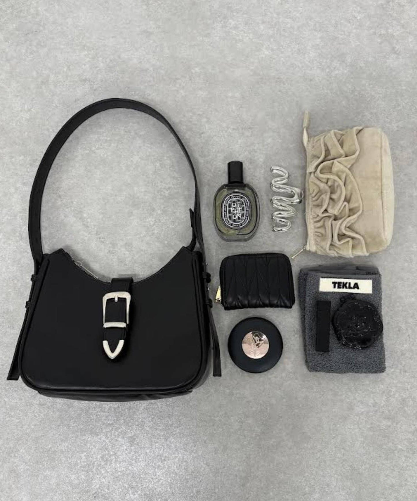 金屬扣帶仿皮單肩包