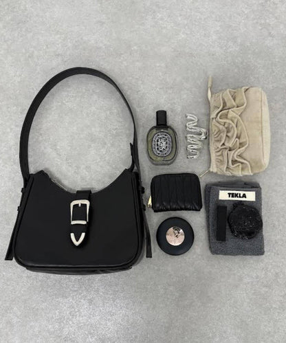 金屬扣帶仿皮單肩包