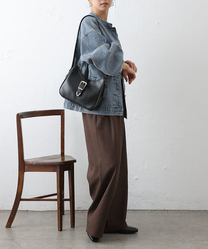 金屬扣帶仿皮單肩包