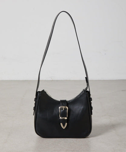 金屬扣帶仿皮單肩包