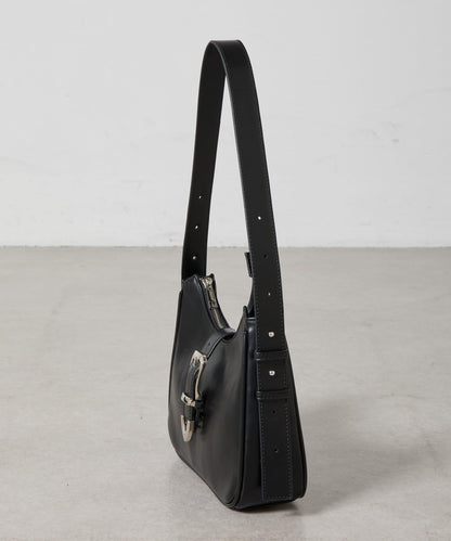 金屬扣帶仿皮單肩包