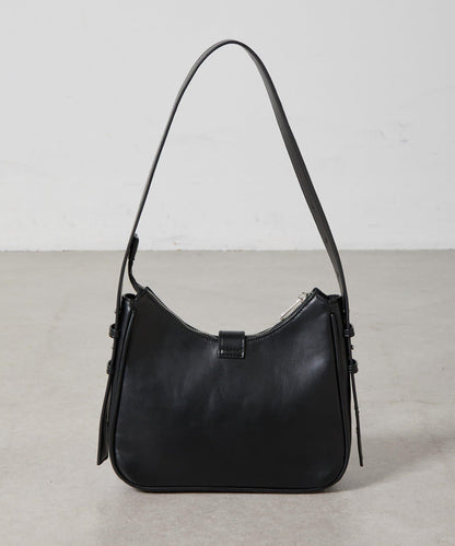 金屬扣帶仿皮單肩包