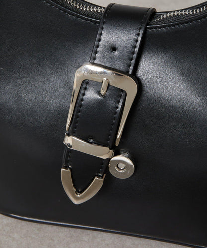 金屬扣帶仿皮單肩包