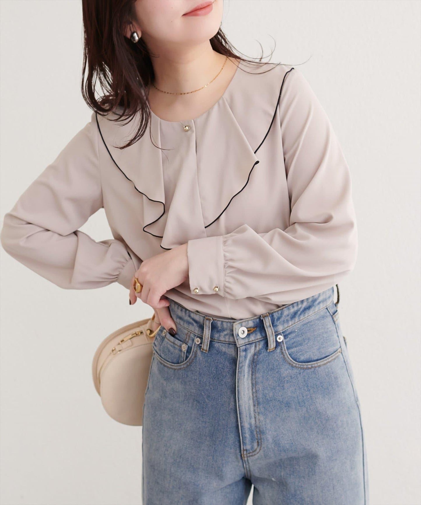 前荷葉邊襯衫