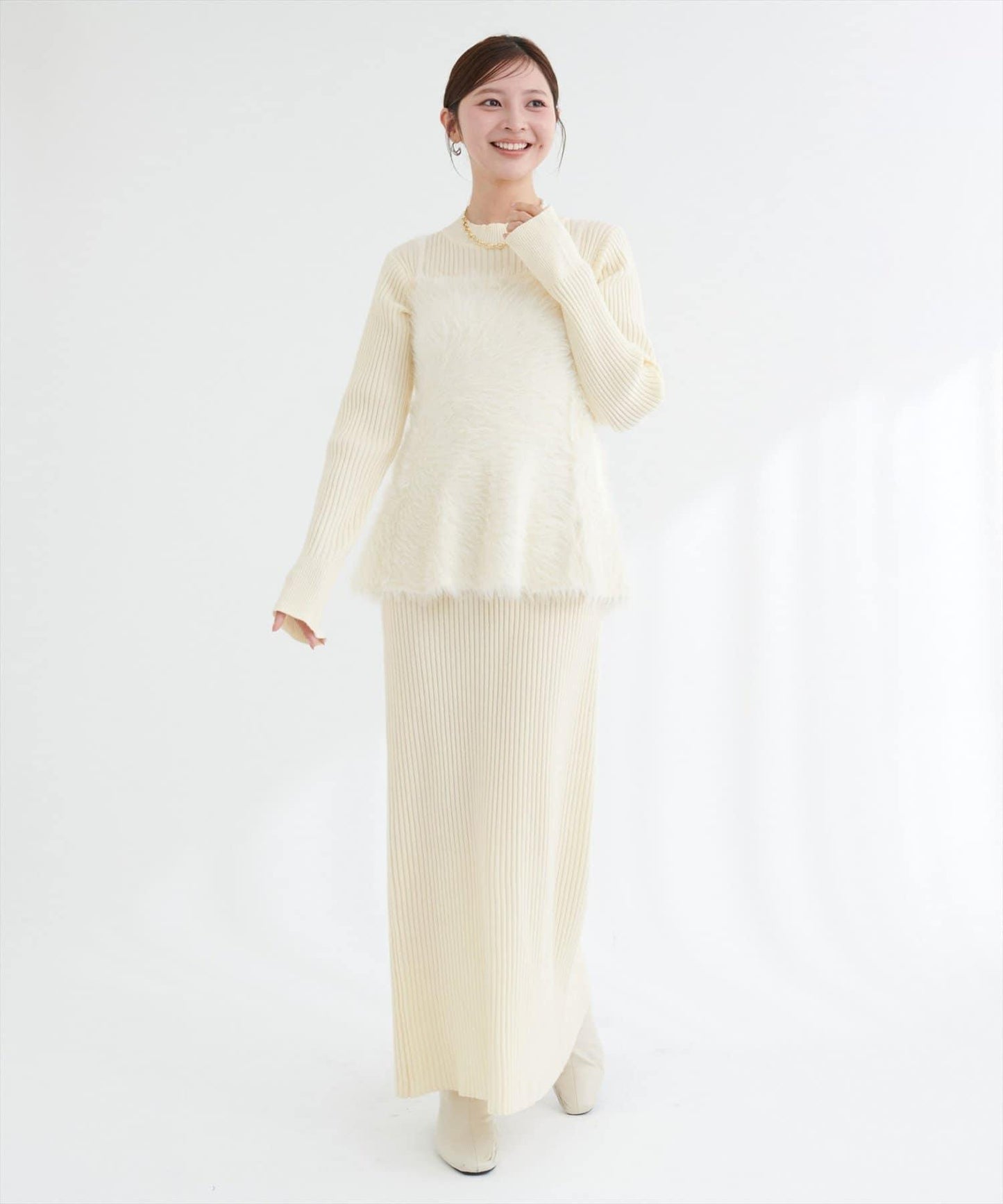 露背荷葉邊吊帶背心+針織連衣裙