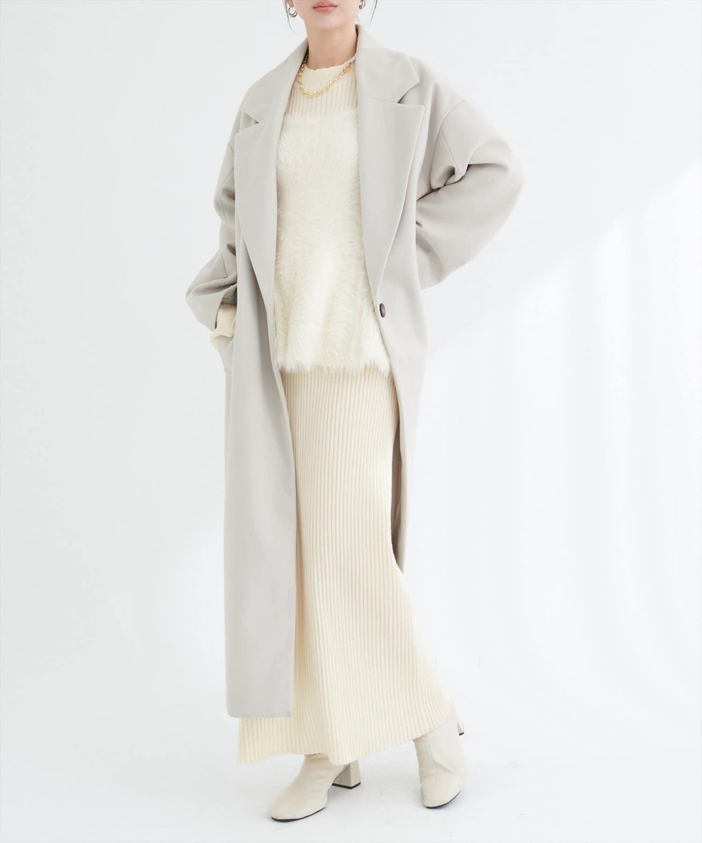 露背荷葉邊吊帶背心+針織連衣裙