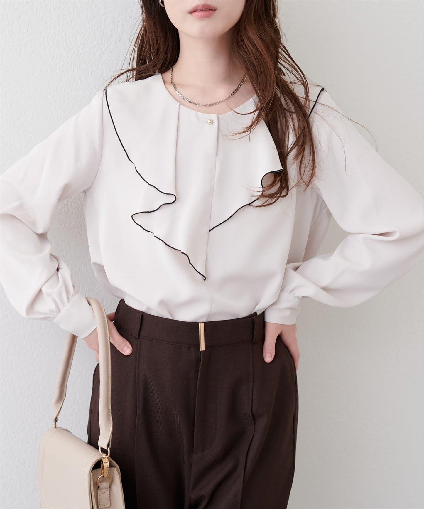 前荷葉邊襯衫