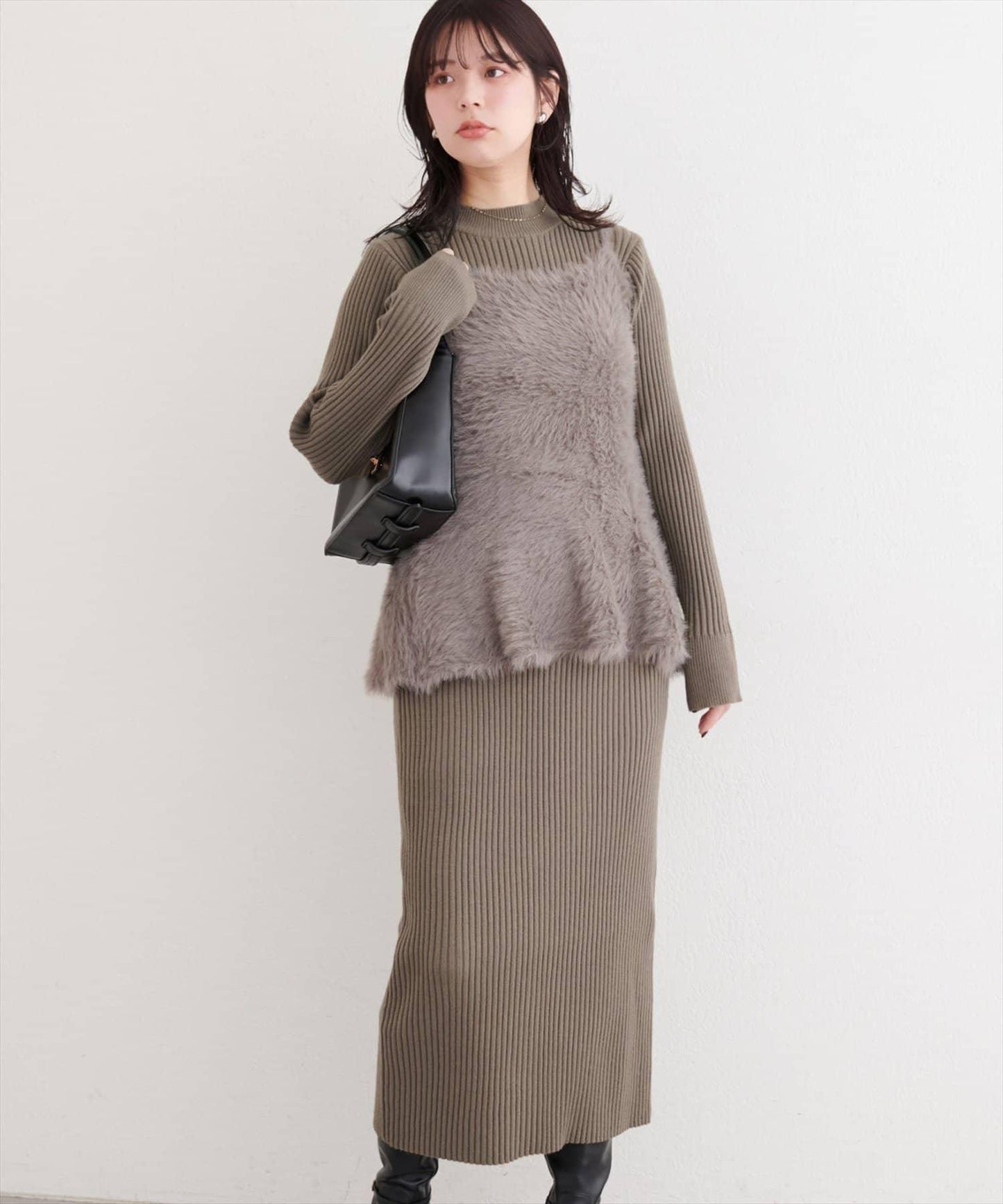 露背荷葉邊吊帶背心+針織連衣裙