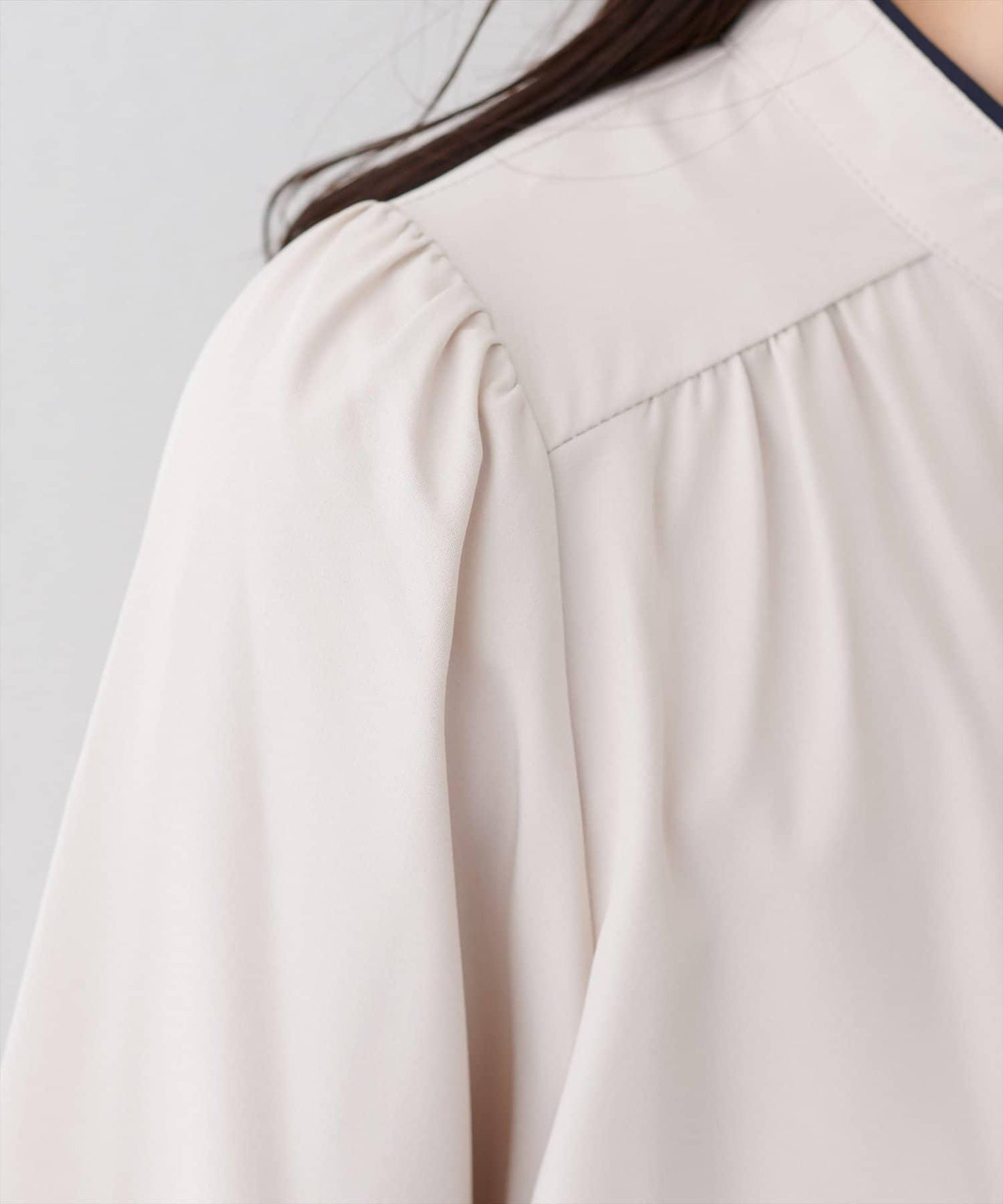 拼色滾邊褶皺女襯衫