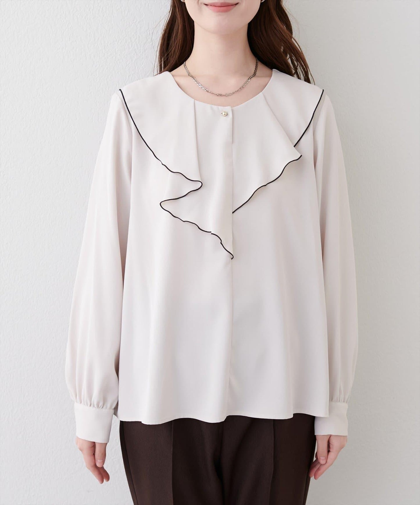前荷葉邊襯衫