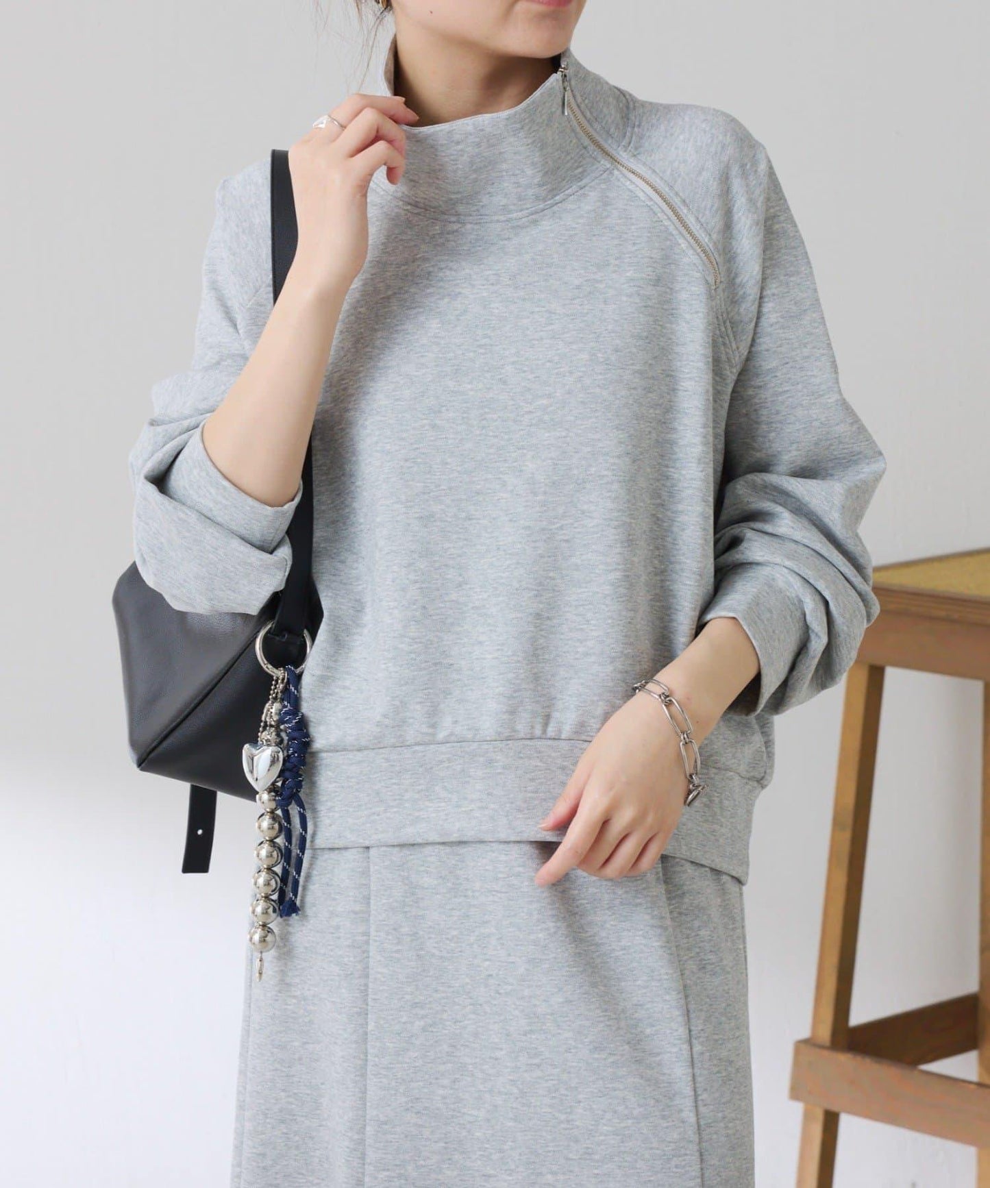 【舒適/百搭】不對稱半拉鍊套裝