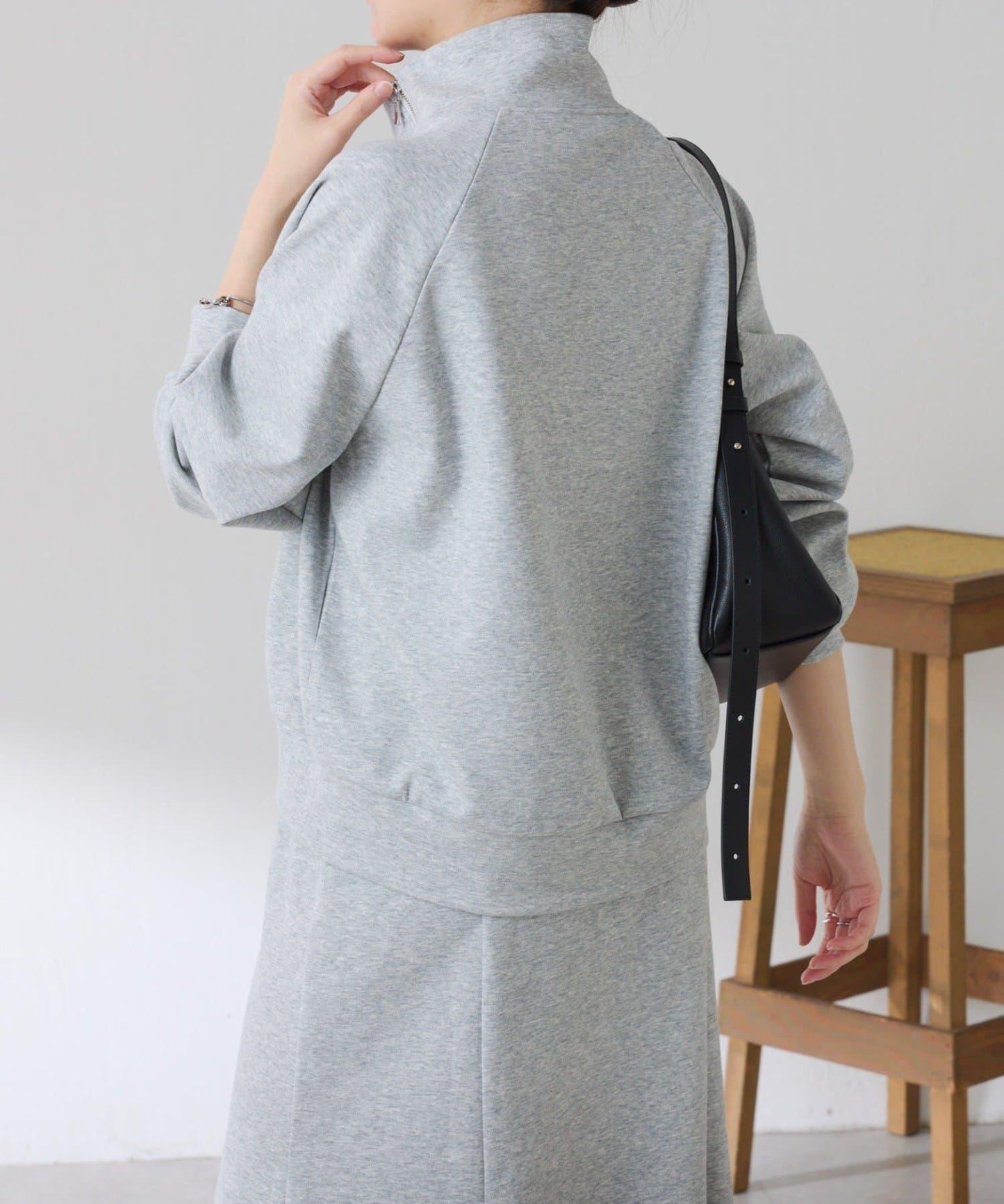 【舒適/百搭】不對稱半拉鍊套裝