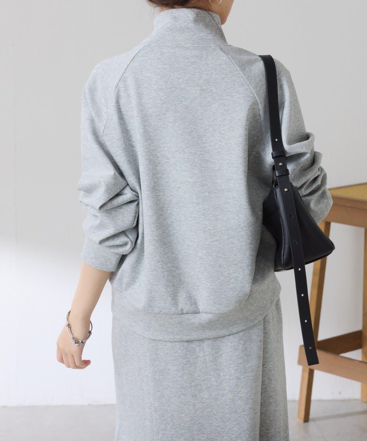 【舒適/百搭】不對稱半拉鍊套裝