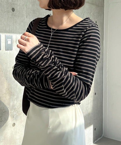 後背U領短款條紋T恤