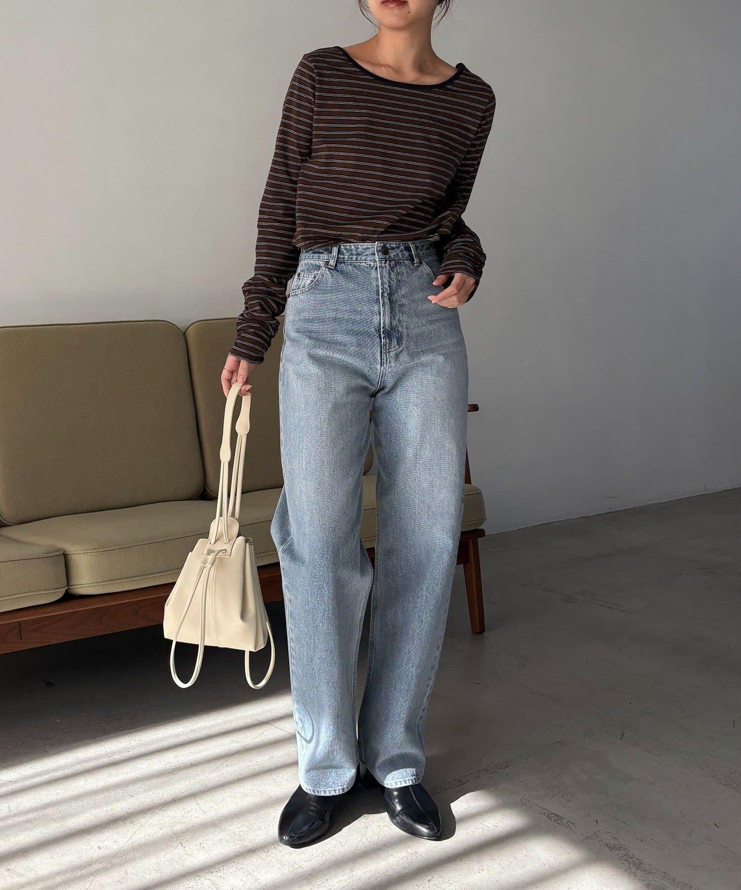 後背U領短款條紋T恤