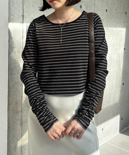 後背U領短款條紋T恤