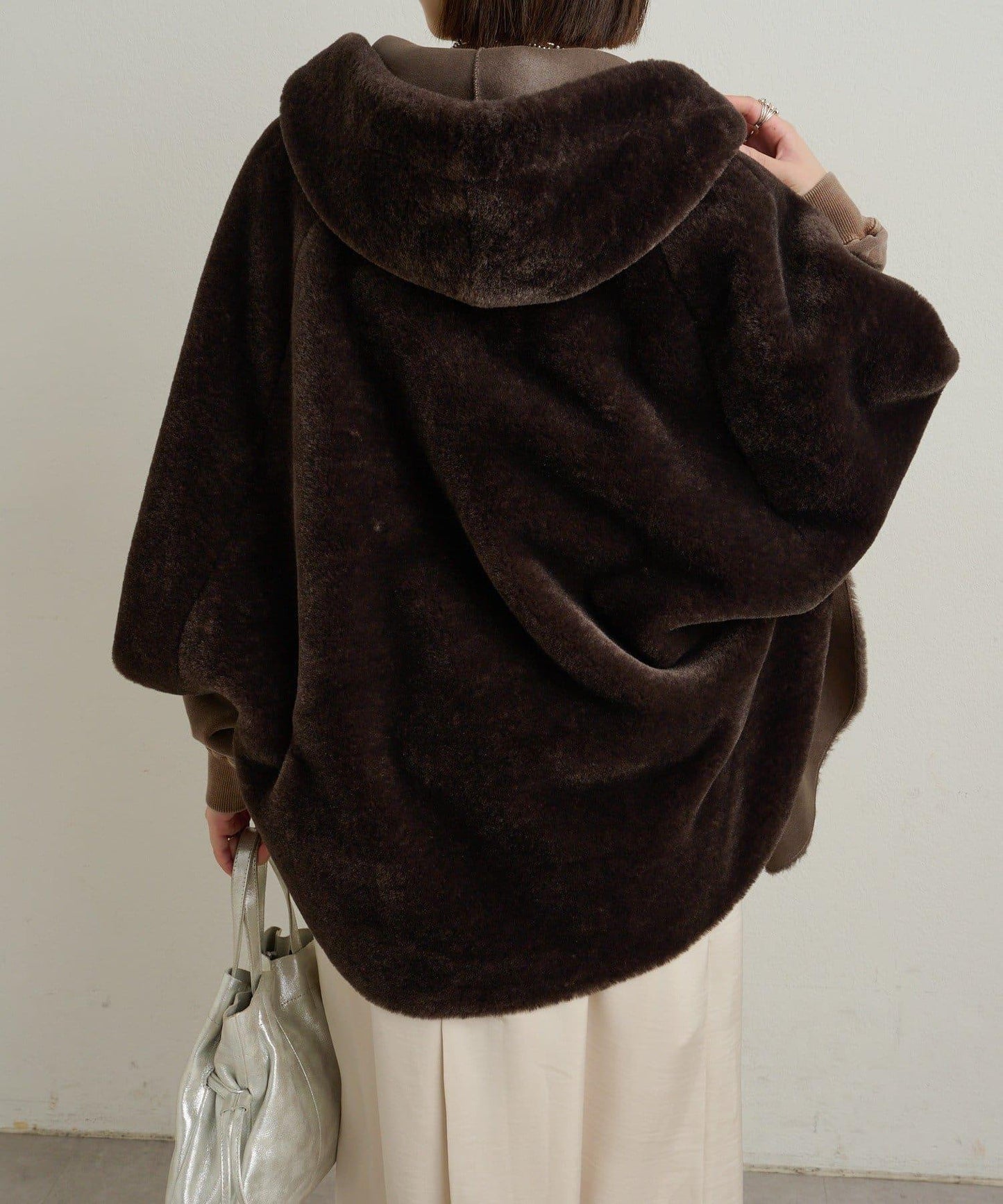 【Omekashi】短款仿毛絨斗篷