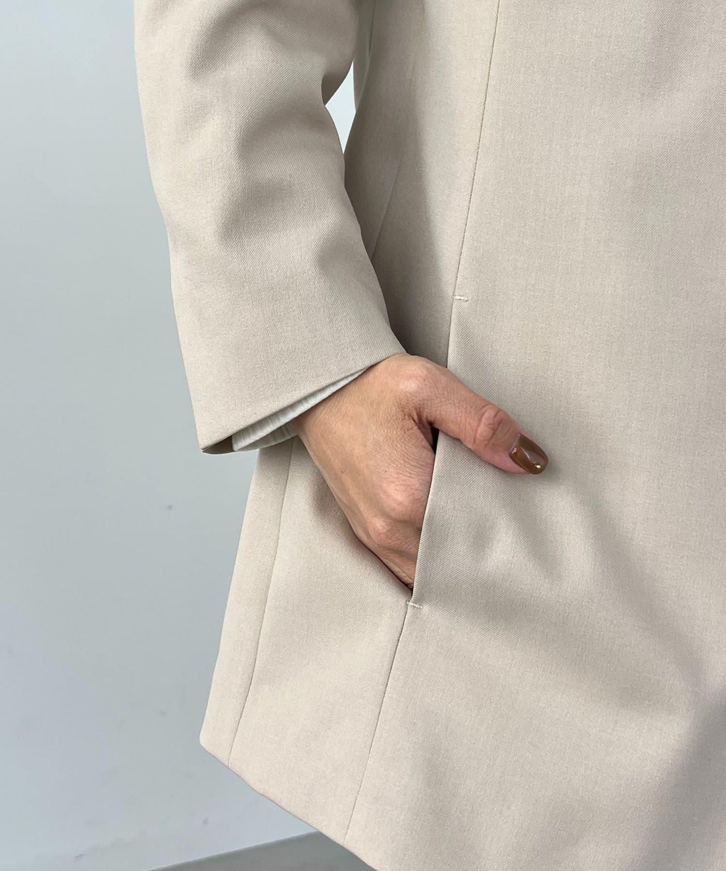 開叉袖西裝外套