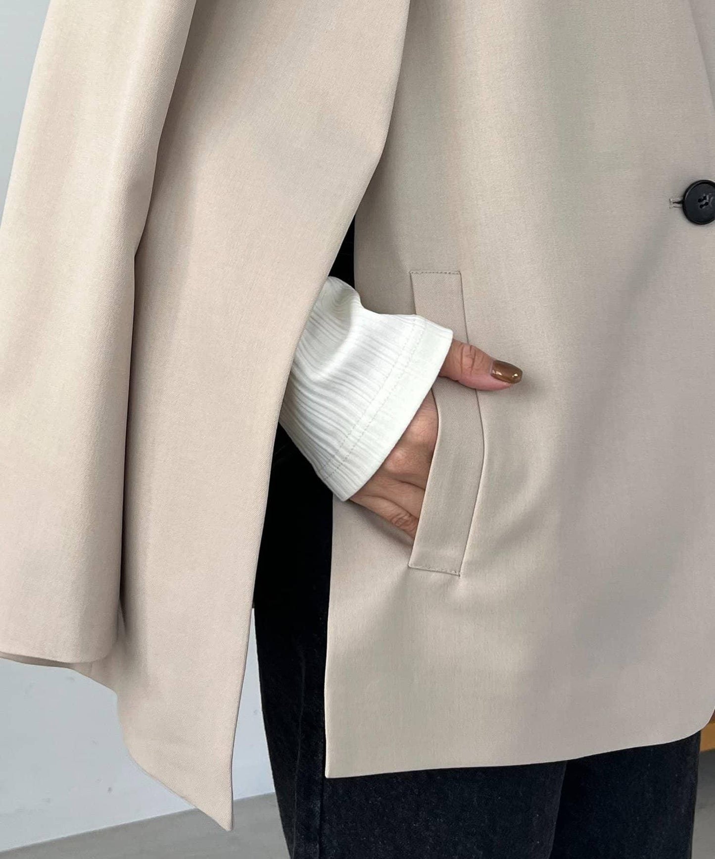 開叉袖西裝外套