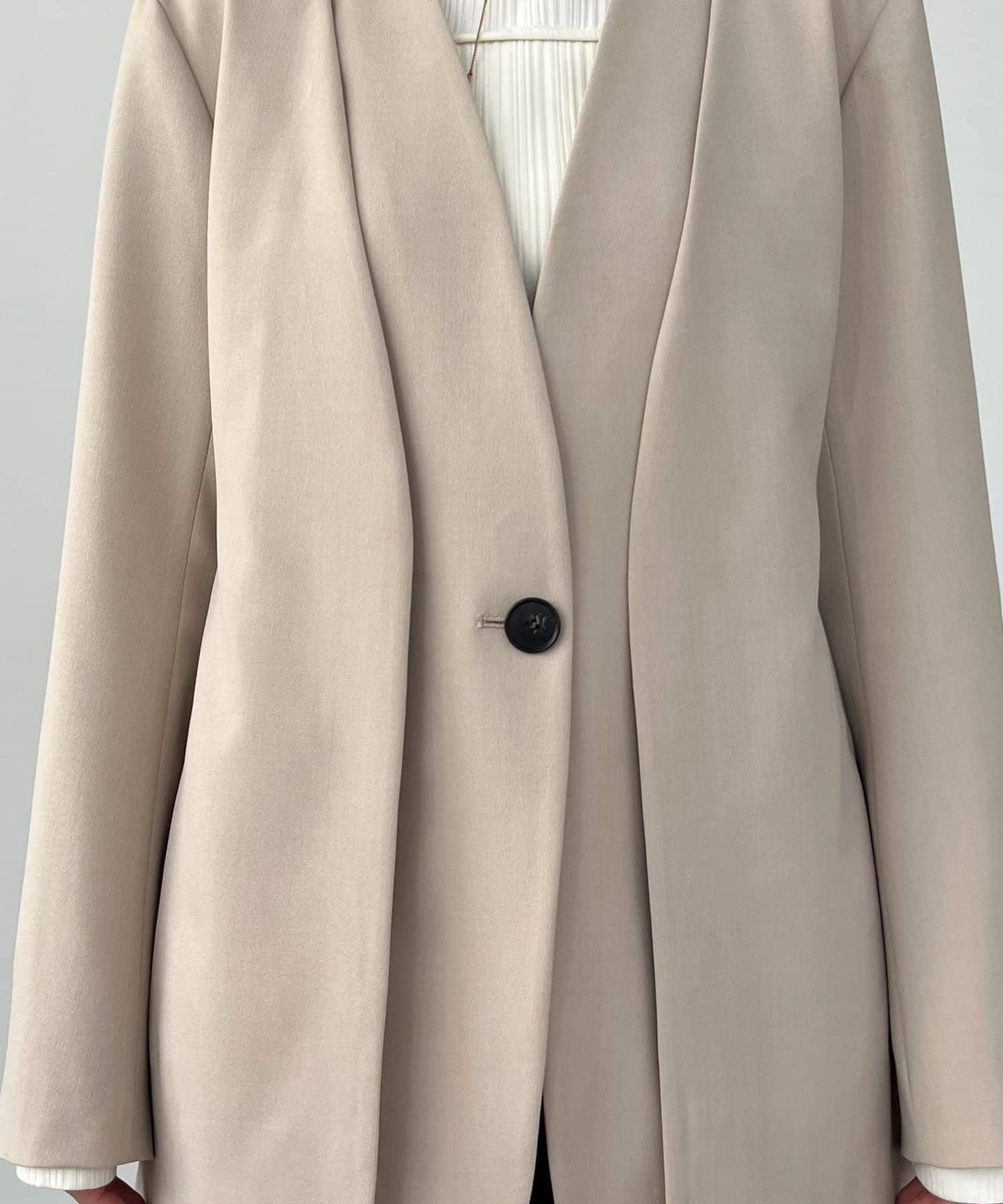 開叉袖西裝外套