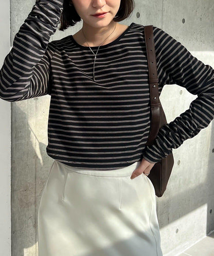 後背U領短款條紋T恤