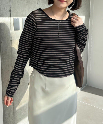 後背U領短款條紋T恤