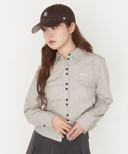 胸部刺繡修身襯衫