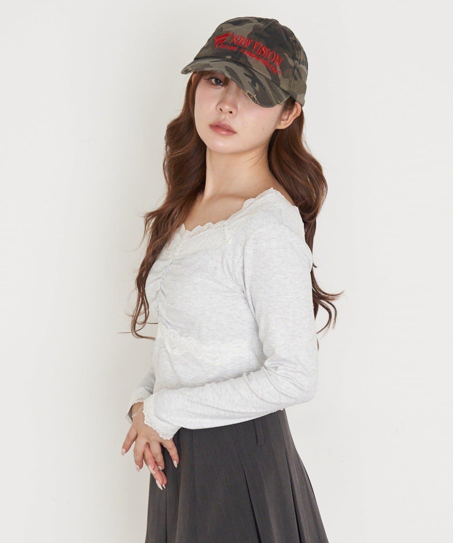 帶胸墊蕾絲長袖T恤