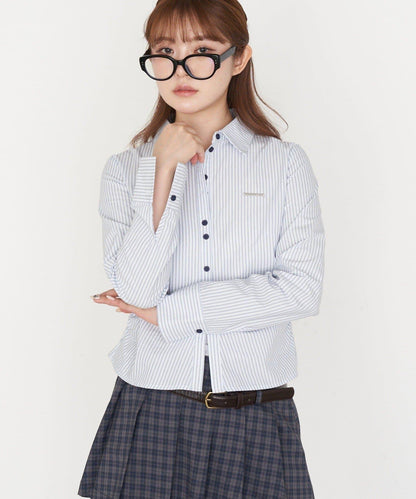 胸部刺繡修身襯衫