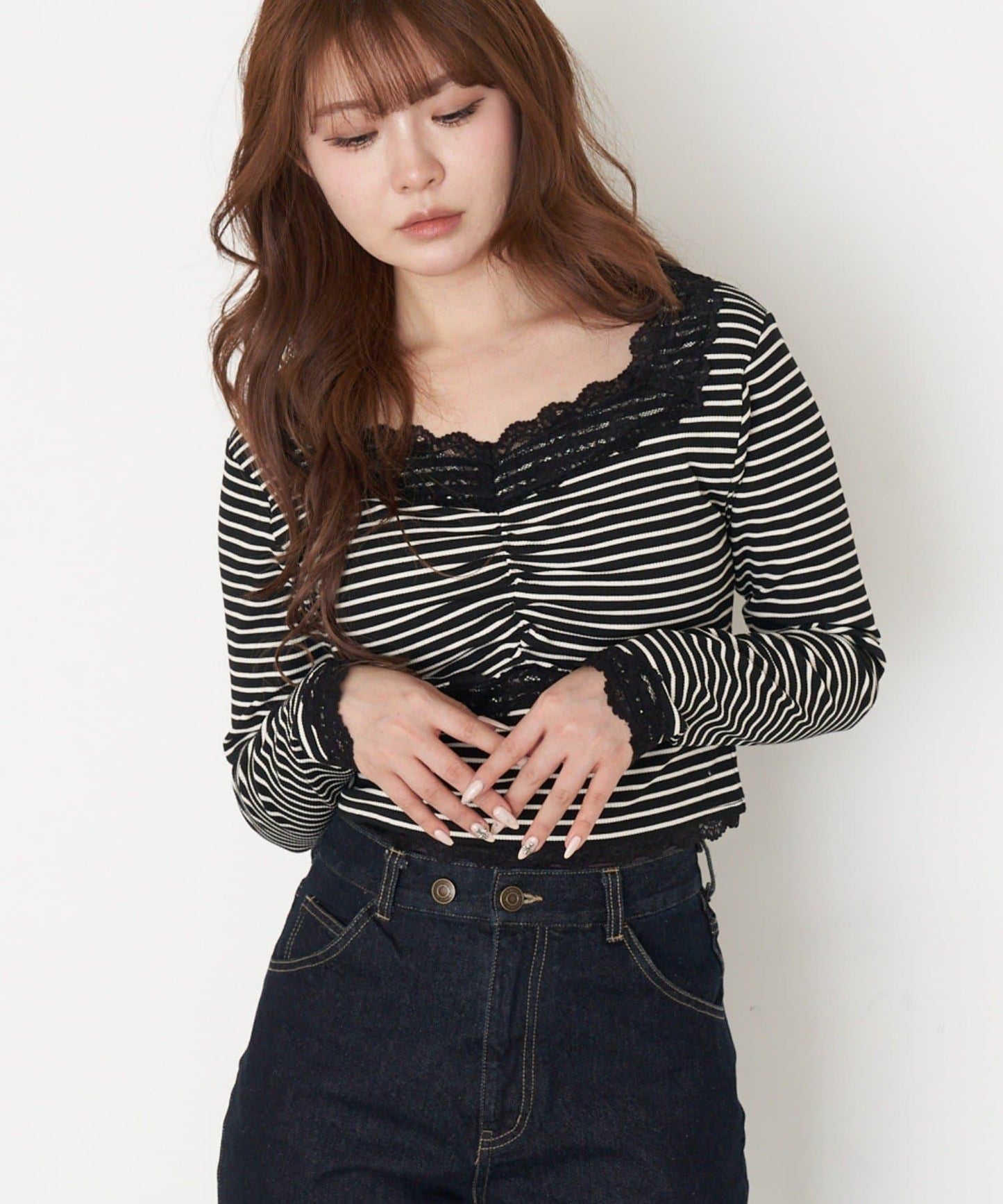 帶胸墊蕾絲長袖T恤