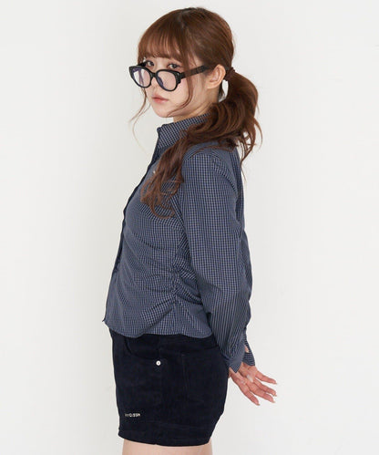 胸部刺繡修身襯衫