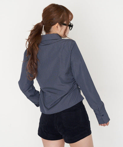 胸部刺繡修身襯衫