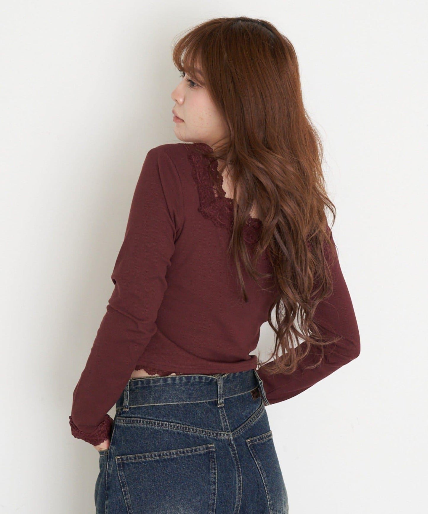 帶胸墊蕾絲長袖T恤