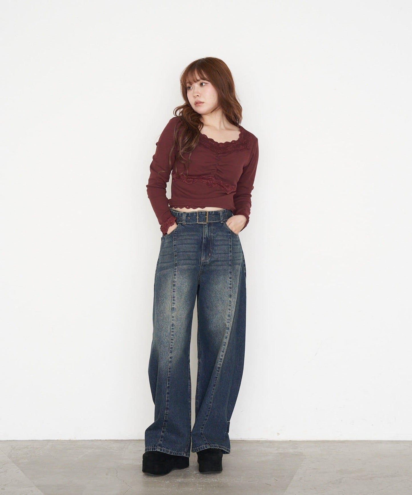 帶胸墊蕾絲長袖T恤