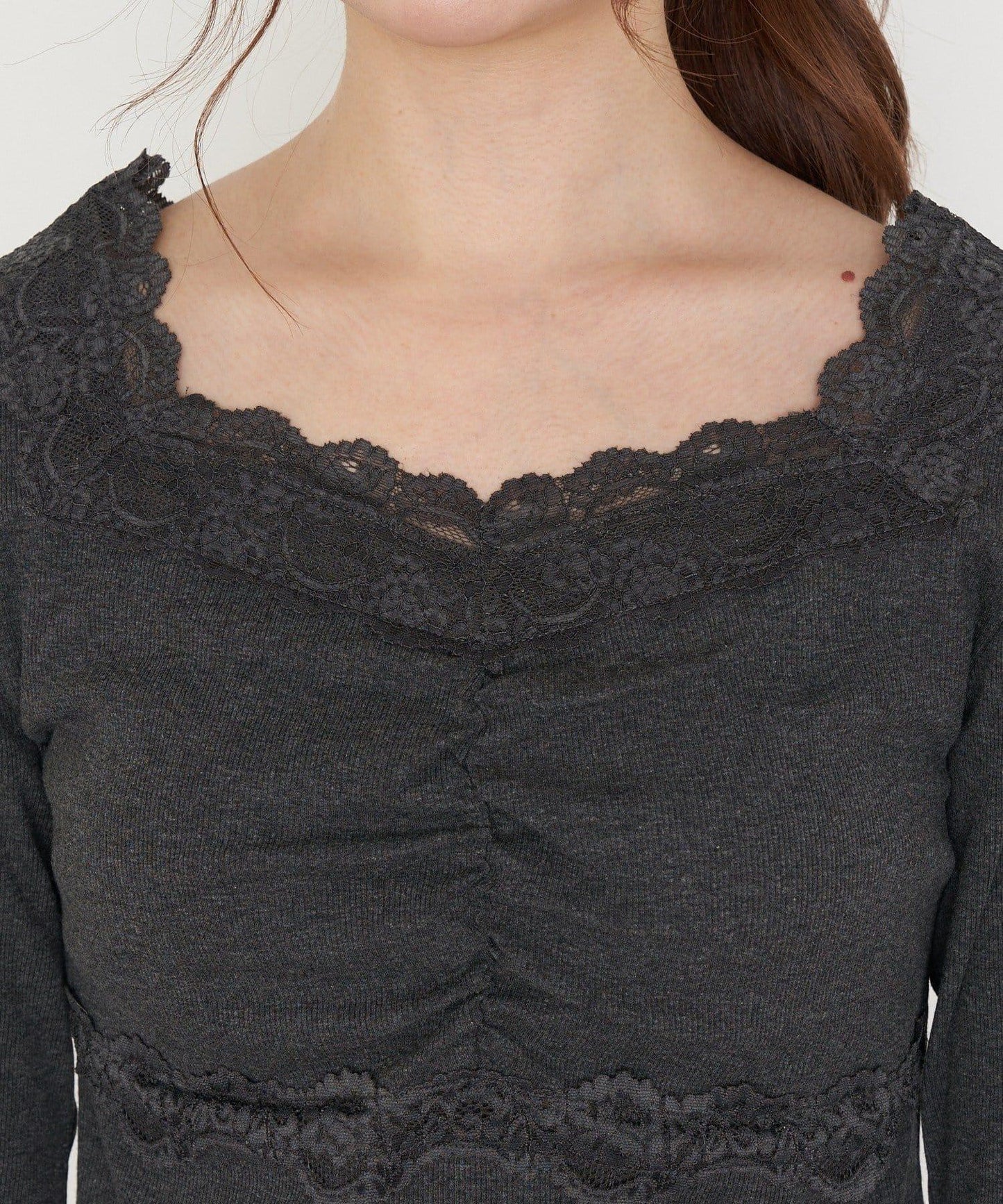 帶胸墊蕾絲長袖T恤