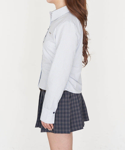 胸部刺繡修身襯衫