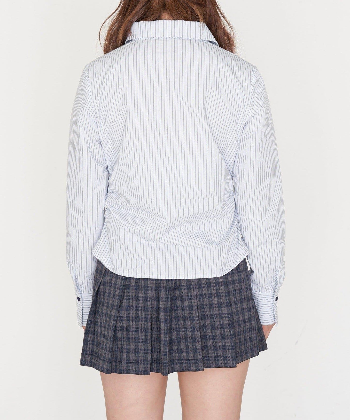 胸部刺繡修身襯衫