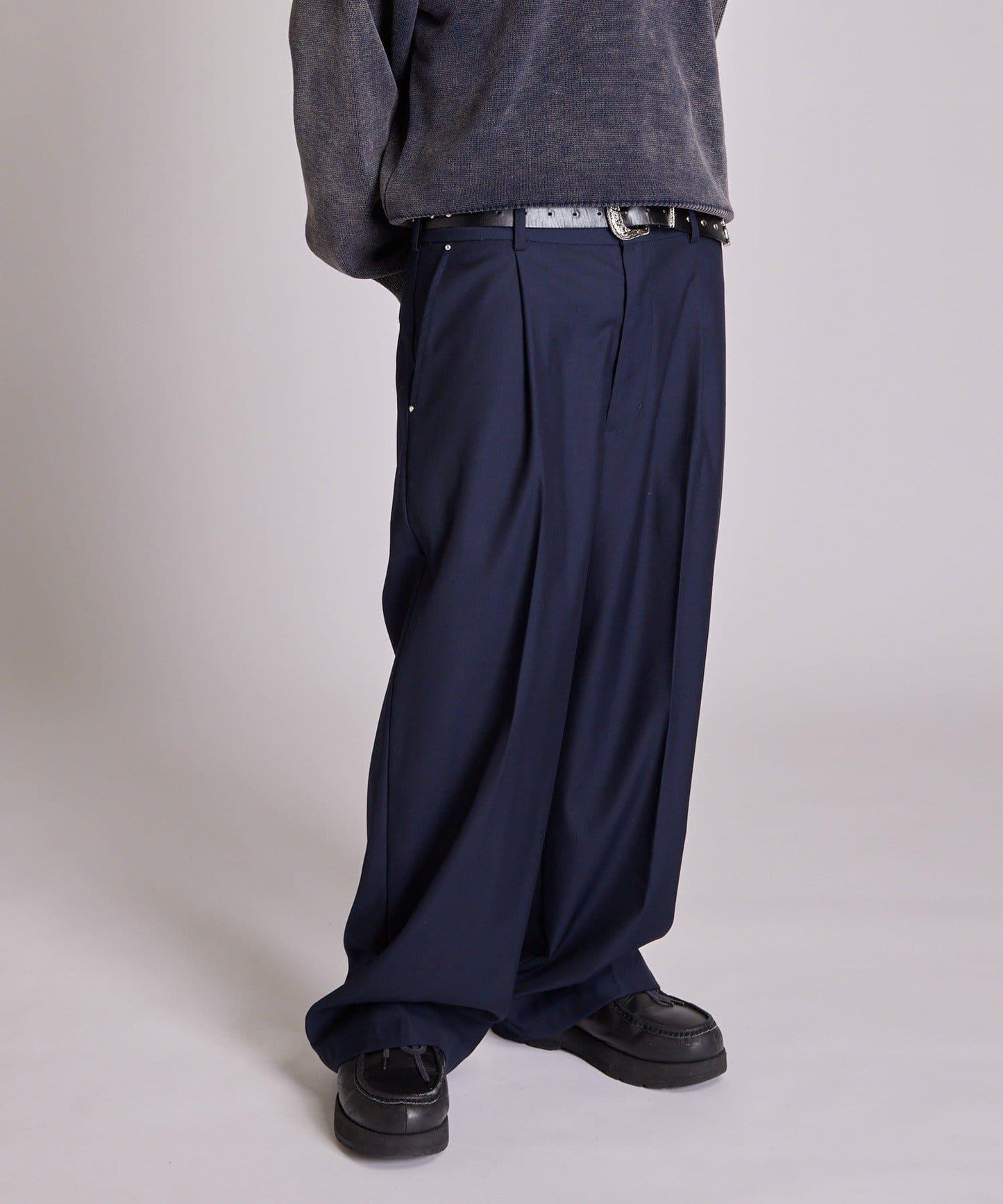 【WHO'S WHO gallery】單褶錐形休閒褲