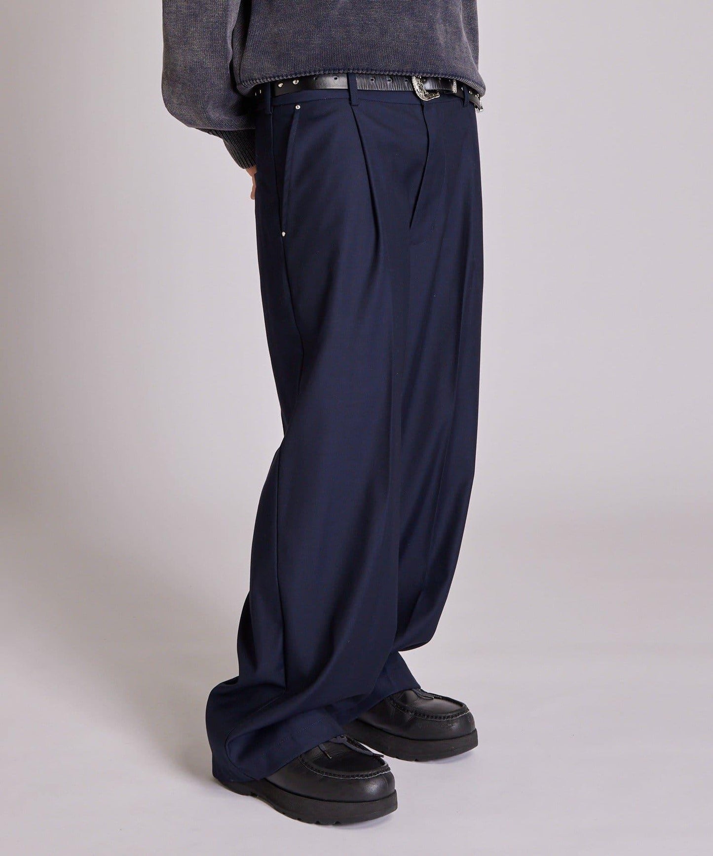 【WHO'S WHO gallery】單褶錐形休閒褲