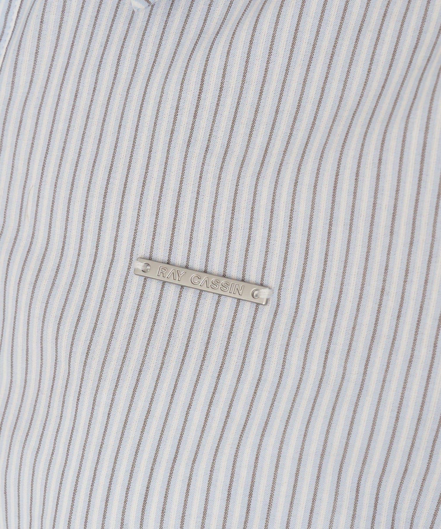 胸部刺繡修身襯衫