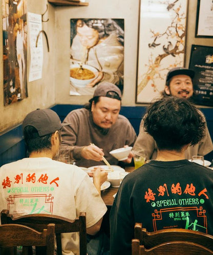 SPE × 紫金飯店 × FREAK'S 夜光背部印花圓領衛衣