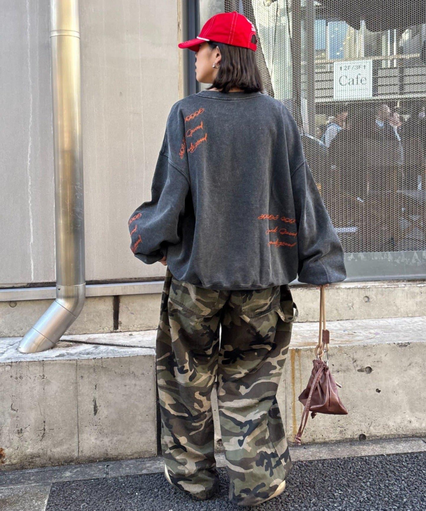 DOG印花刺繡復古衛衣