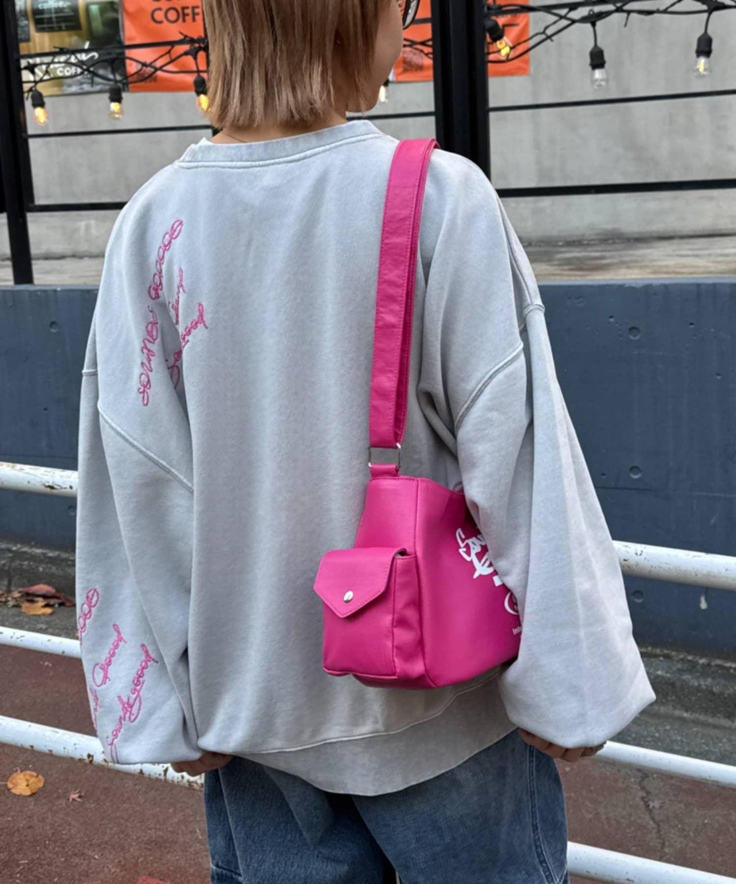 DOG印花刺繡復古衛衣