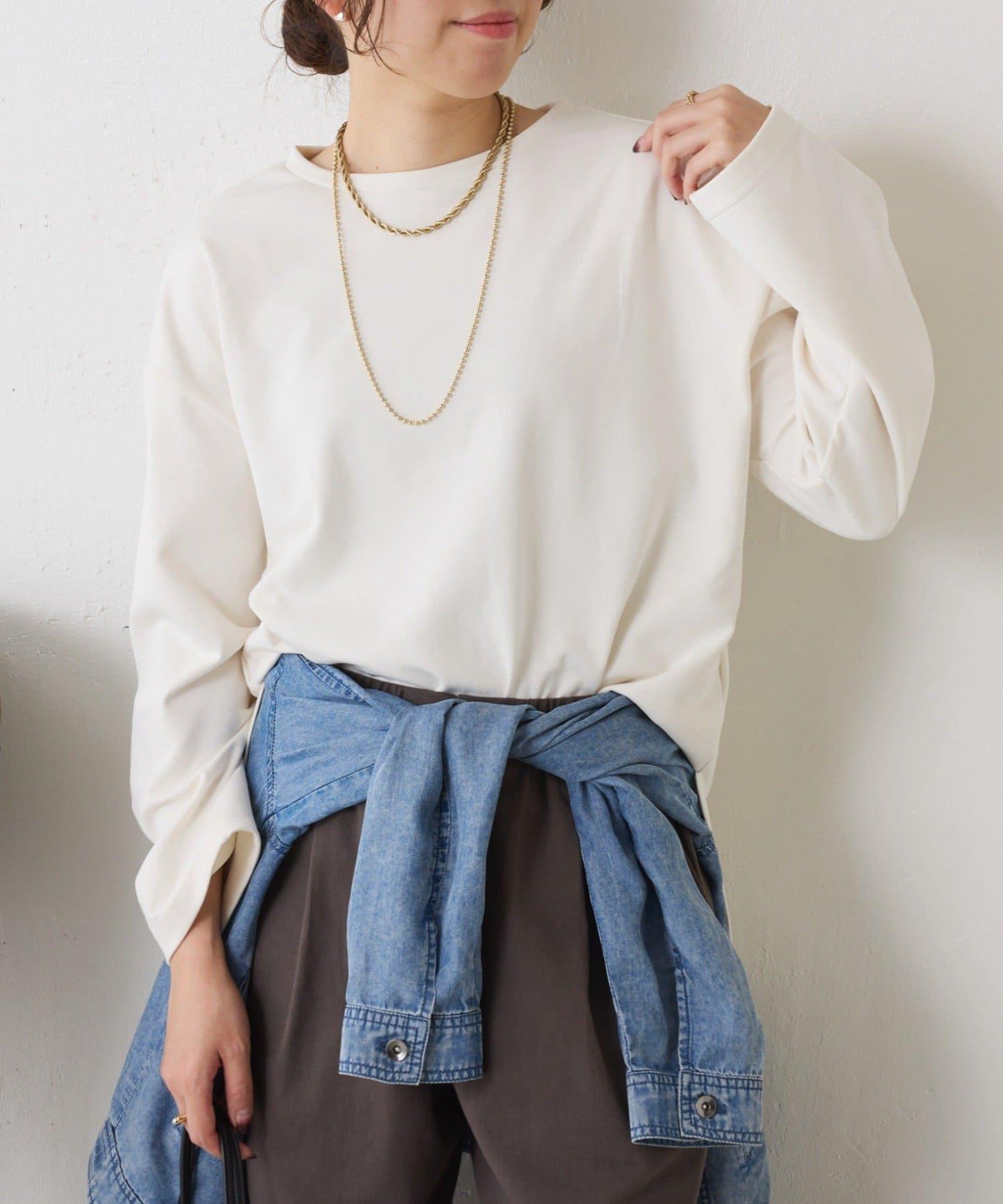 下襬圓弧彈力針織衫