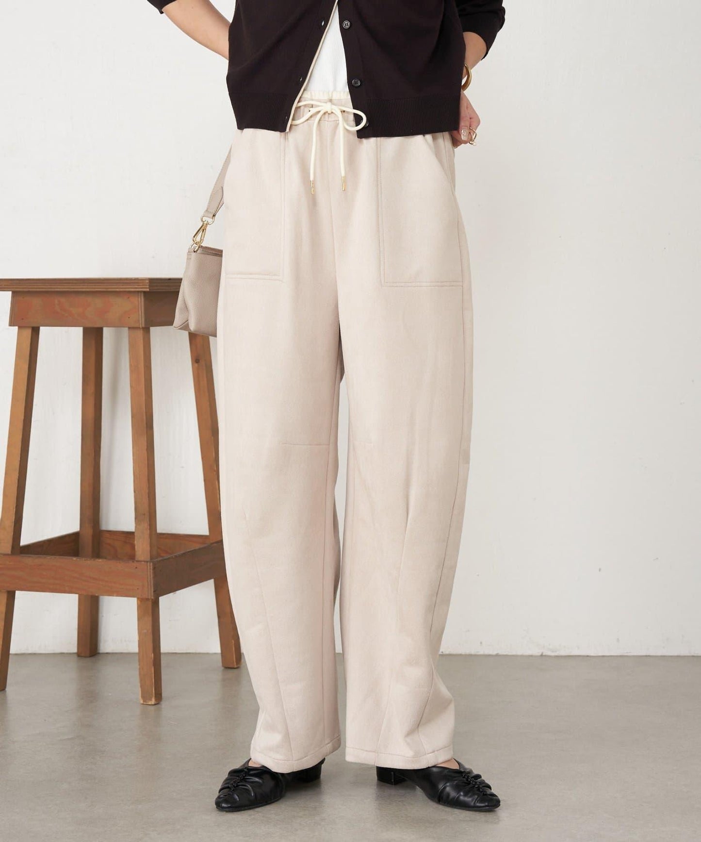 層疊風麂皮彎曲褲