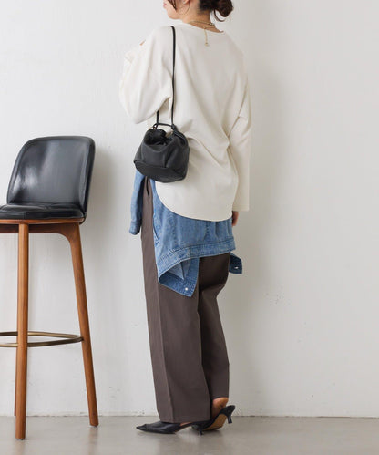 下襬圓弧彈力針織衫