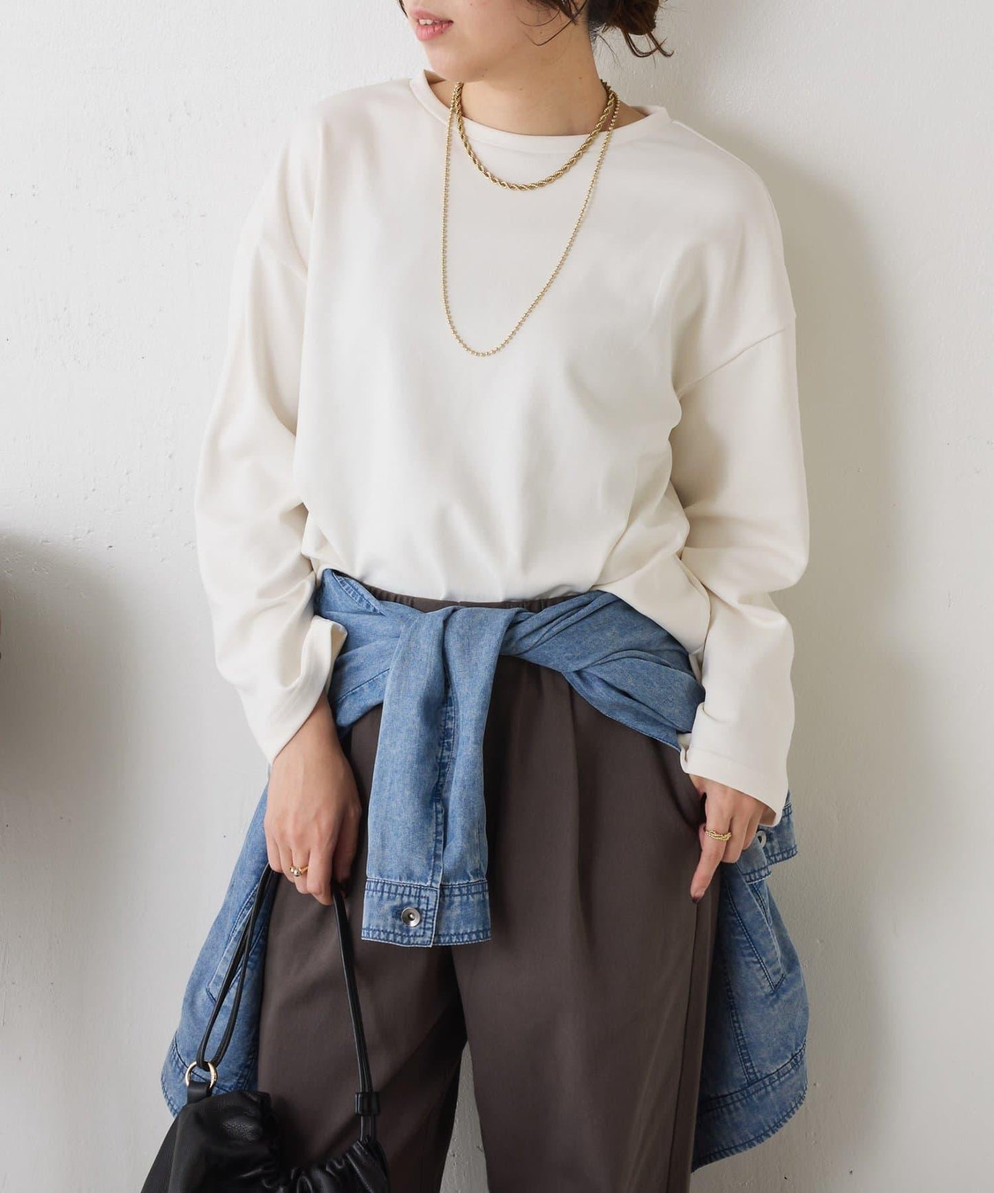 下襬圓弧彈力針織衫